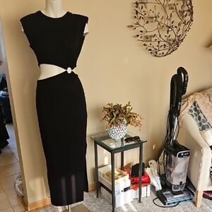 Bloomingdale's Black Sheath Midi Dress with Cut-Out